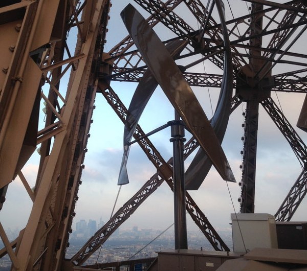 Wind turbine - Eiffel Tower