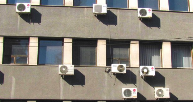 Air conditioning and electricity consumption
