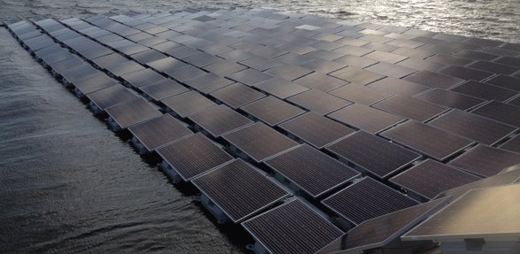 Floating solar farm - London
