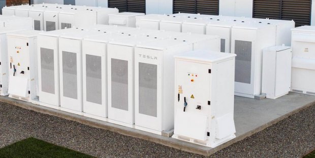Tesla Powerpack installation