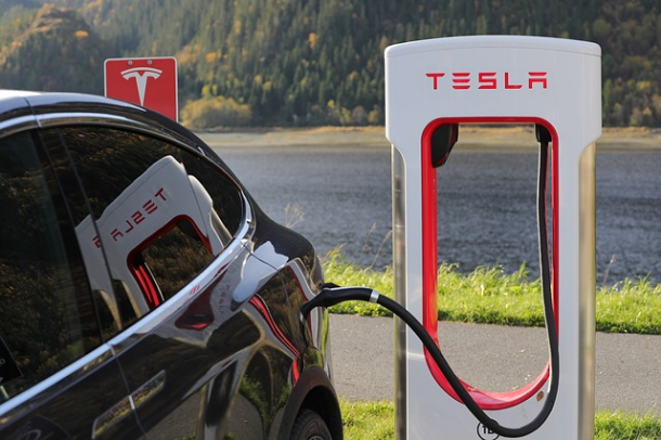Tesla electric cars now have their own myth-busting web page.ared.