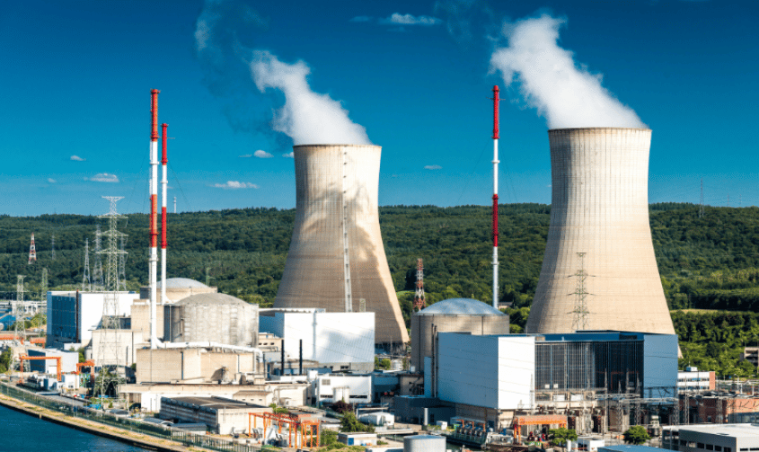 What are the risks of nuclear energy?