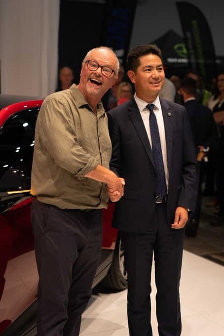 The MG4 was unveiled on Friday night by Fully Charged founder Robert Llewellyn and MG Motor CEO Peter Ciao