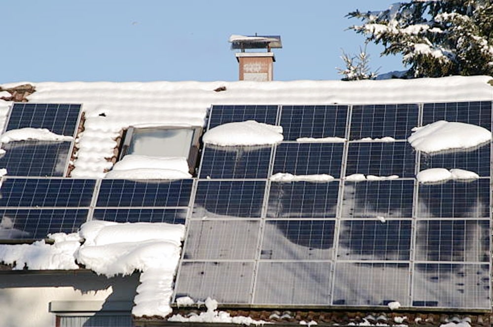 how to remove snow from solar panels