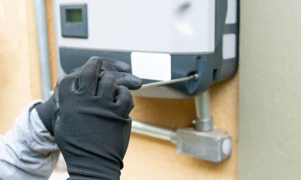 Installing a solar inverter