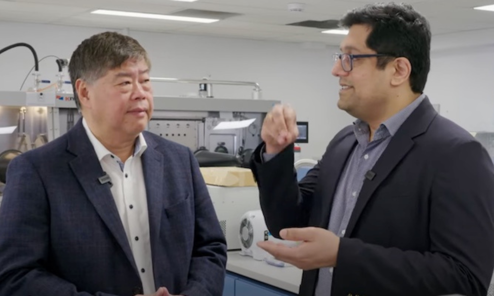 Lithium Universe Chief Executive Iggy Tan with Macquarie University's Dr Binesh Puthen Veettil Lithium Universe Chief Executive Iggy Tan with Macquarie University's Dr Binesh Puthen Veettil